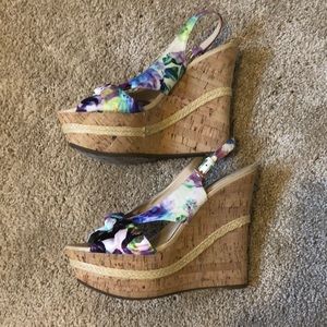 Guess wedges